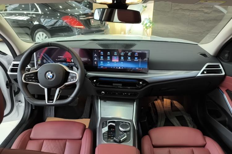 Used BMW 3 Series 2025 330Li M Sport Shadowline Package Center Console
