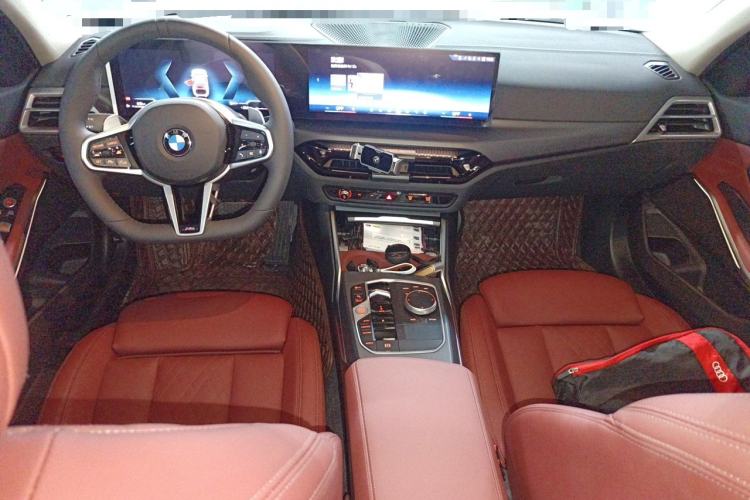 Used BMW 3 Series 2025 325i M Sport Package Center Console