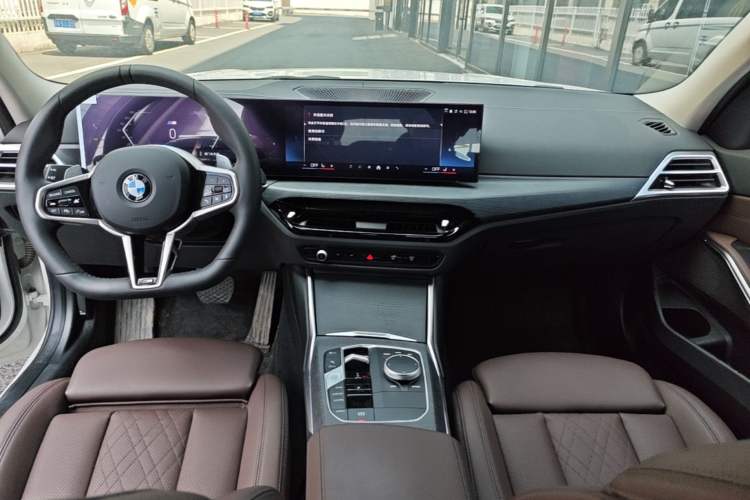 Used BMW 3 Series 2025 325Li M Sport Package Center Console