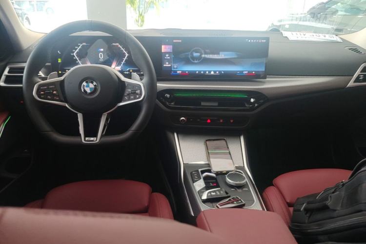 Used BMW 3 Series 2025 330Li M Sport Shadowline Package Center Console