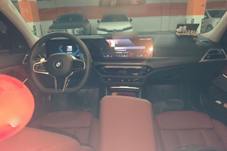 Used BMW 3 Series 2025 330i M Sport Night Edition Package Center Console