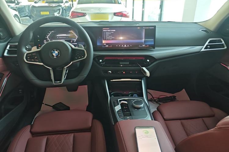 Used BMW 3 Series 2025 330Li M Sport Shadowline Package Center Console
