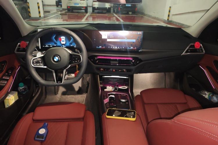 Used BMW 3 Series 2025 325i M Sport Package Center Console