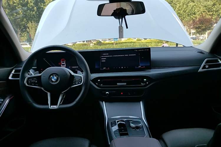 Used BMW 3 Series 2025 325Li M Sport Package Center Console