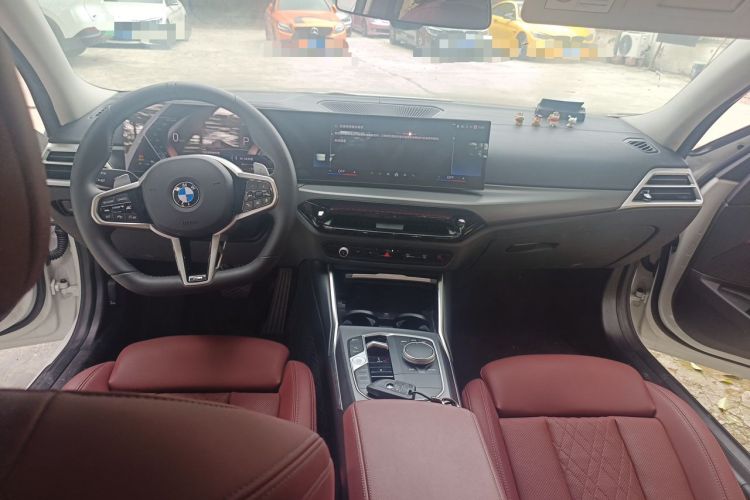 Used BMW 3 Series 2025 325i M Sport Package Center Console
