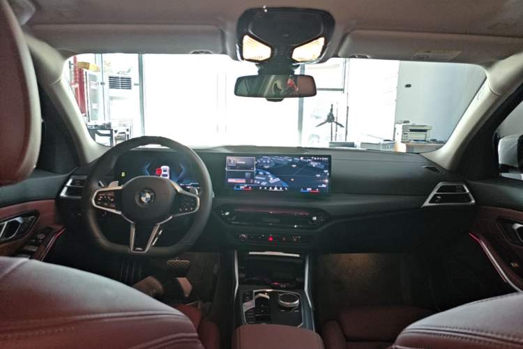 Used BMW 3 Series 2025 325Li M Sport Package Center Console