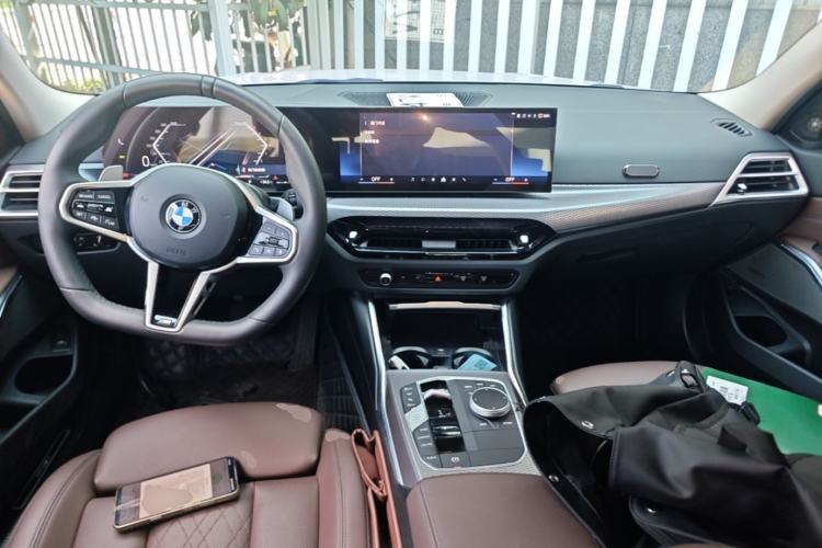 Used BMW 3 Series 2025 330Li M Sport Shadowline Package Center Console