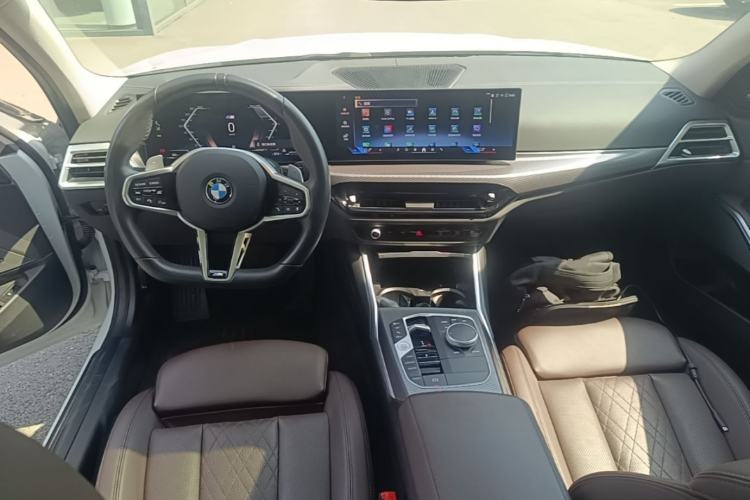 Used BMW 3 Series 2025 330Li M Sport Shadowline Package Center Console