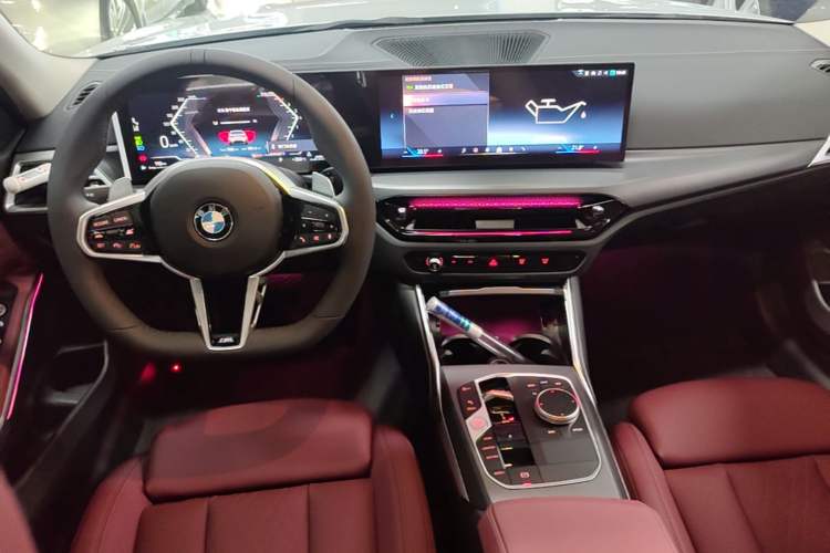 Used BMW 3 Series 2025 325i M Sport Package Center Console
