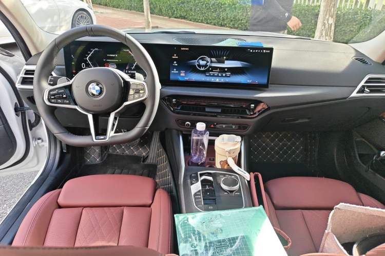 Used BMW 3 Series 2025 325Li M Sport Package Center Console