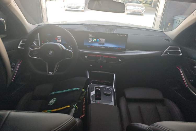 Used BMW 3 Series 2025 330Li M Sport Shadowline Package Center Console