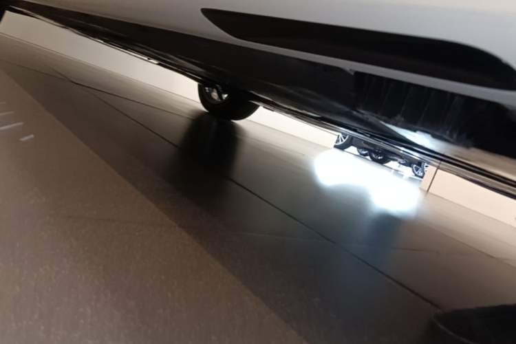 Used BMW 3 Series 2025 325Li M Sport Package Chassis Front Right