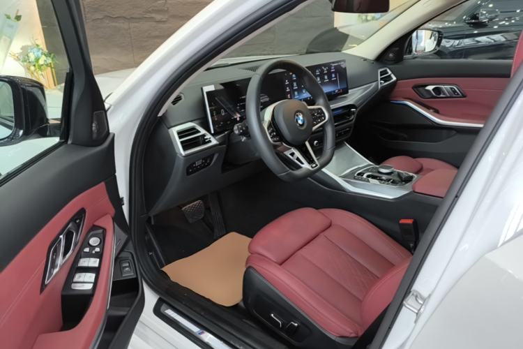 Used BMW 3 Series 2025 330Li M Sport Shadowline Package Driver Seat