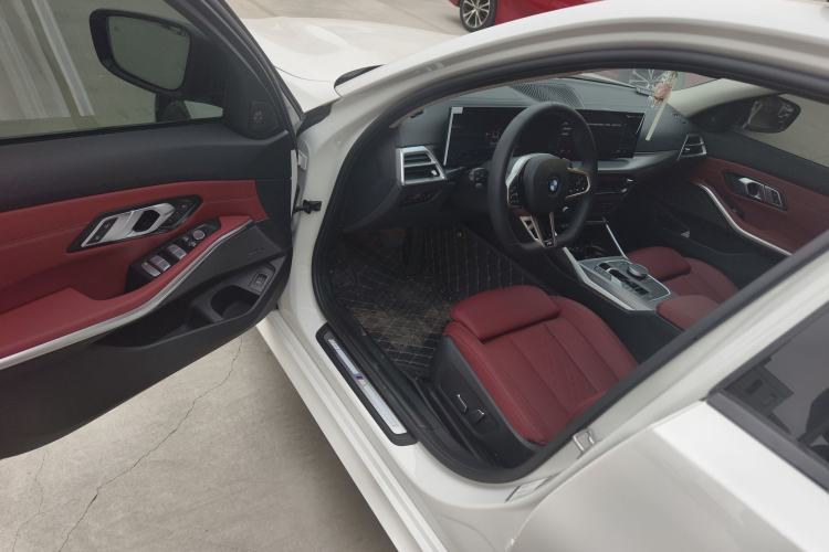 Used BMW 3 Series 2025 330Li M Sport Shadowline Package Driver Seat