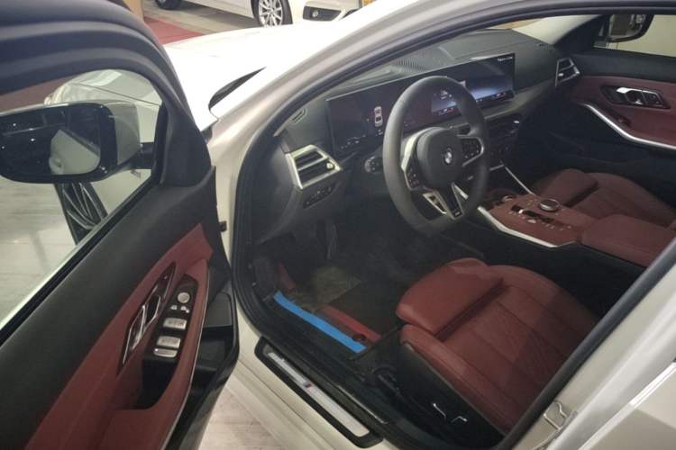 Used BMW 3 Series 2025 325i M Sport Package Driver Seat