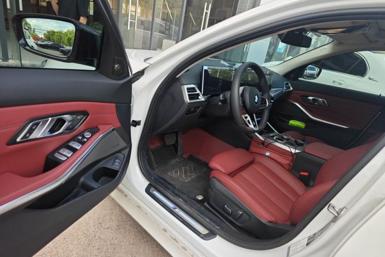 Used BMW 3 Series 2025 330Li M Sport Shadowline Package Driver Seat