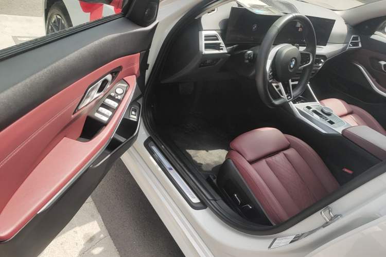 Used BMW 3 Series 2025 330Li M Sport Shadowline Package Driver Seat