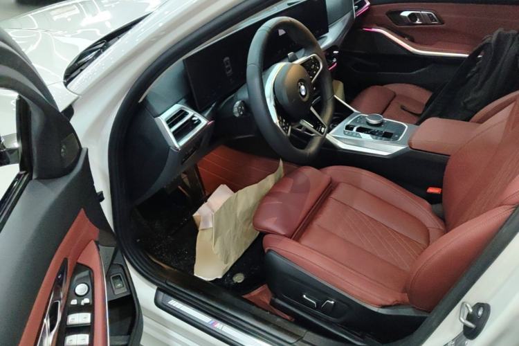 Used BMW 3 Series 2025 330Li M Sport Shadowline Package Driver Seat