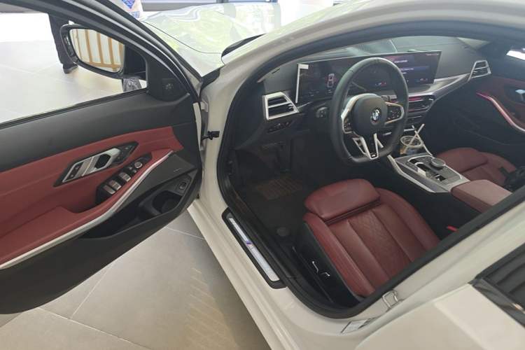 Used BMW 3 Series 2025 330Li M Sport Shadowline Package Driver Seat