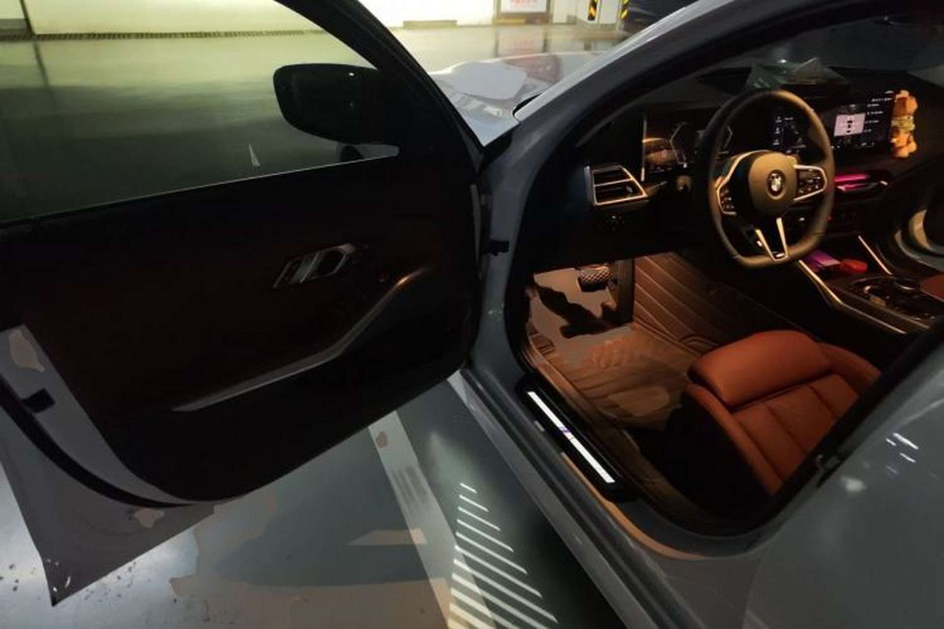 Used BMW 3 Series 2025 330Li M Sport Shadowline Package Driver Seat