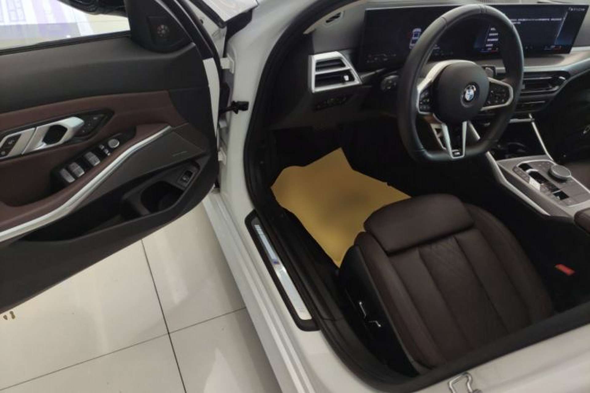 Used BMW 3 Series 2025 330Li M Sport Shadowline Package Driver Seat