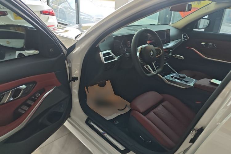 Used BMW 3 Series 2025 330Li M Sport Shadowline Package Driver Seat