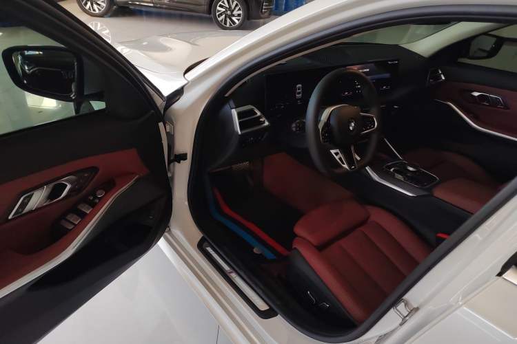 Used BMW 3 Series 2025 325Li M Sport Package Driver Seat