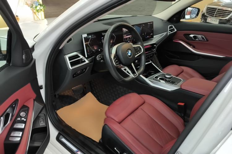 Used BMW 3 Series 2025 330Li M Sport Shadowline Package Driver Seat