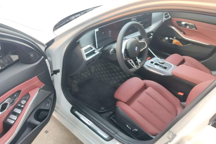 Used BMW 3 Series 2025 330Li M Sport Shadowline Package Driver Seat