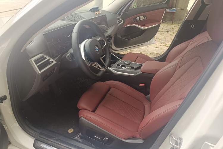 Used BMW 3 Series 2025 325i M Sport Package Driver Seat