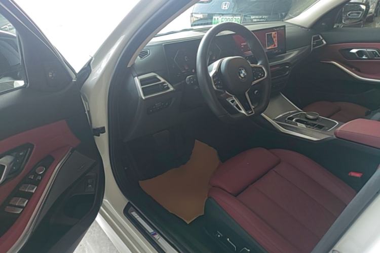 Used BMW 3 Series 2025 330Li M Sport Shadowline Package Driver Seat