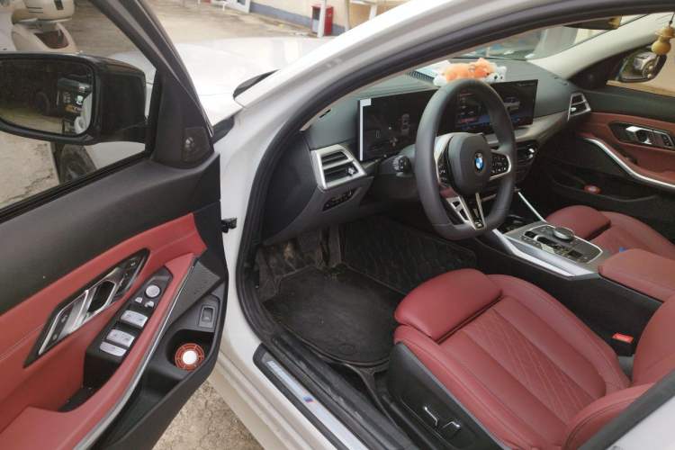 Used BMW 3 Series 2025 330Li M Sport Shadowline Package Driver Seat