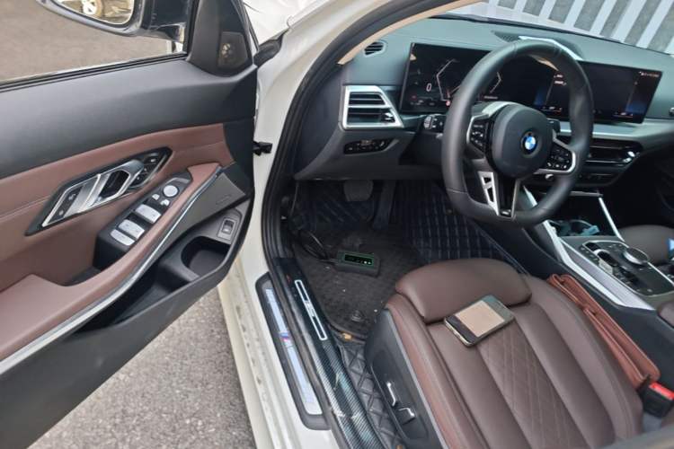 Used BMW 3 Series 2025 330Li M Sport Shadowline Package Driver Seat