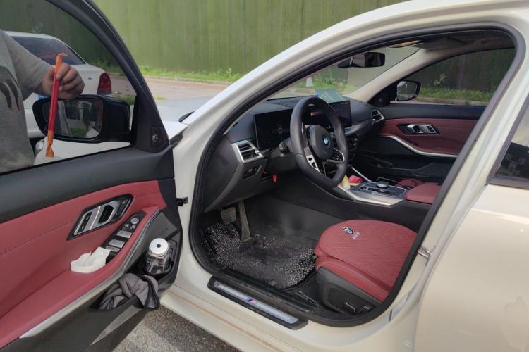 Used BMW 3 Series 2025 330Li M Sport Shadowline Package Driver Seat