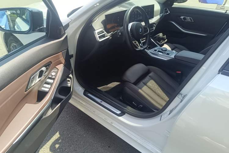 Used BMW 3 Series 2025 330Li M Sport Shadowline Package Driver Seat