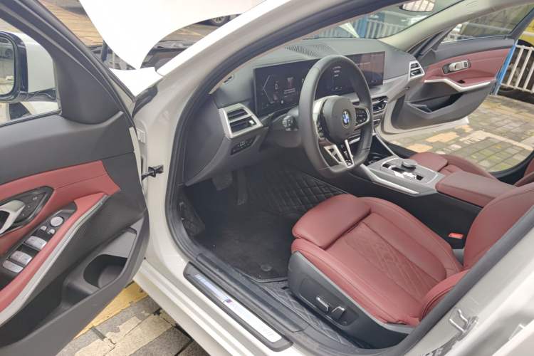 Used BMW 3 Series 2025 325i M Sport Package Driver Seat