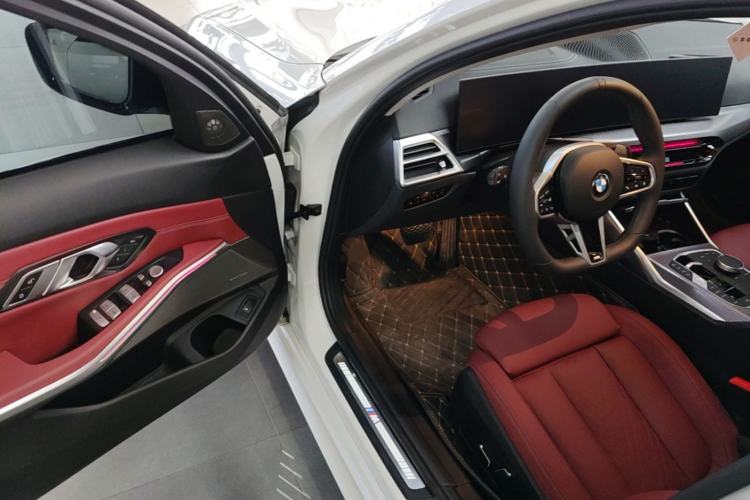 Used BMW 3 Series 2025 330Li M Sport Shadowline Package Driver Seat