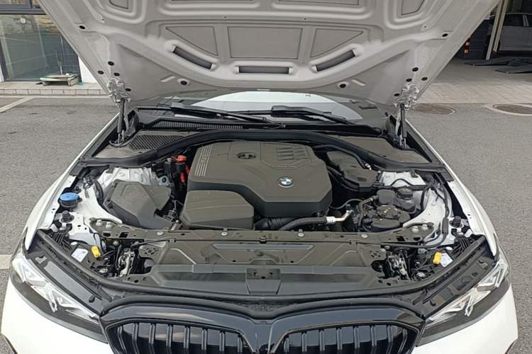Used BMW 3 Series 2025 330Li M Sport Shadowline Package Engine Bay