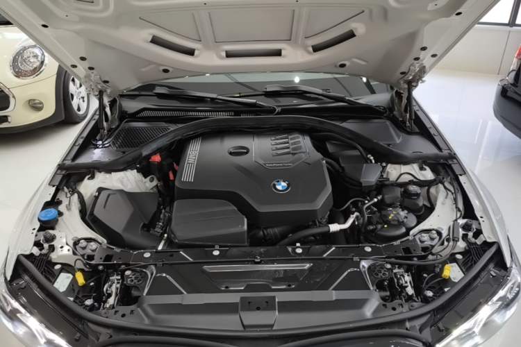 Used BMW 3 Series 2025 330Li M Sport Shadowline Package Engine Bay