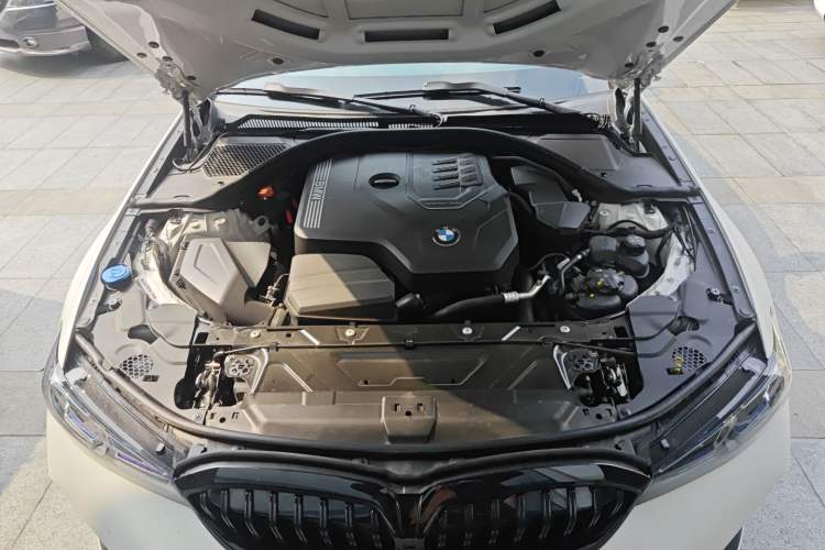 Used BMW 3 Series 2025 330i M Sport Night Edition Package Engine Bay