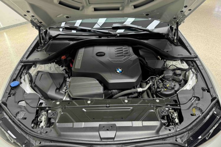 Used BMW 3 Series 2025 330Li M Sport Shadowline Package Engine Bay