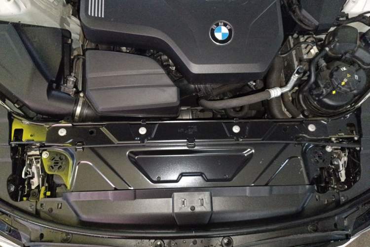 Used BMW 3 Series 2025 330i M Sport Night Edition Package Engine Bay