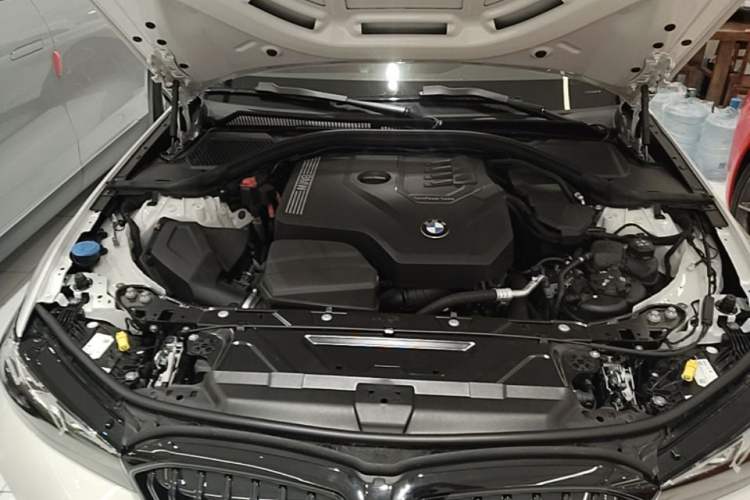 Used BMW 3 Series 2025 330Li M Sport Shadowline Package Engine Bay