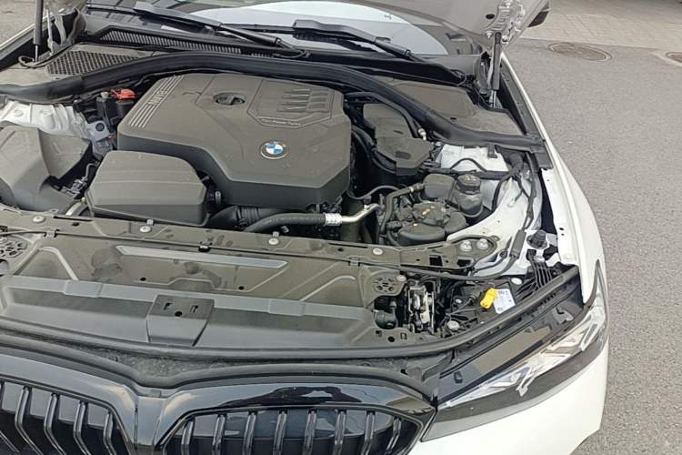 Used BMW 3 Series 2025 330Li M Sport Shadowline Package Engine Bay Left