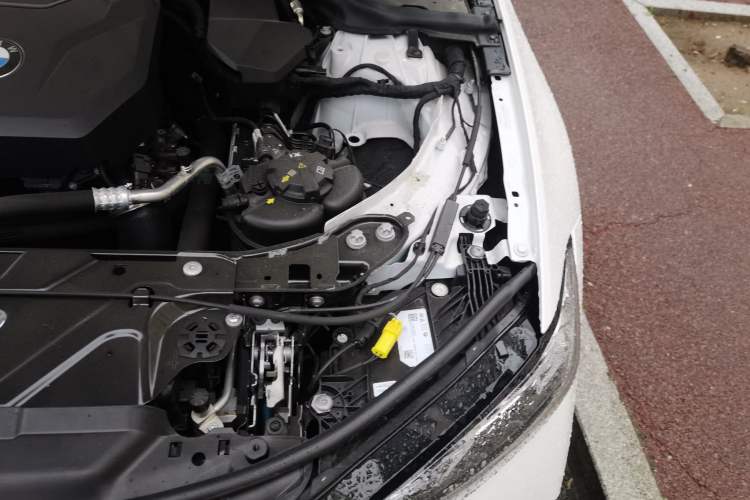 Used BMW 3 Series 2025 325Li M Sport Package Engine Bay Left