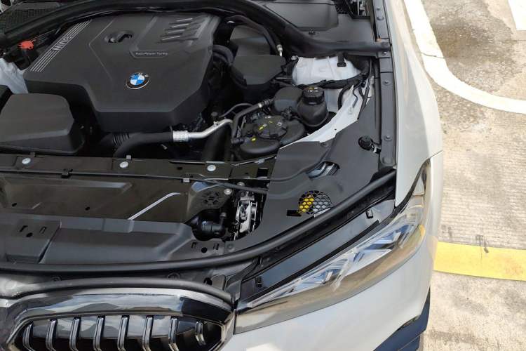 Used BMW 3 Series 2025 330Li M Sport Shadowline Package Engine Bay Left
