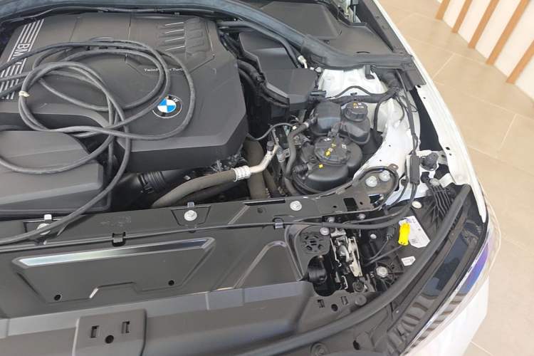 Used BMW 3 Series 2025 330Li M Sport Shadowline Package Engine Bay Left