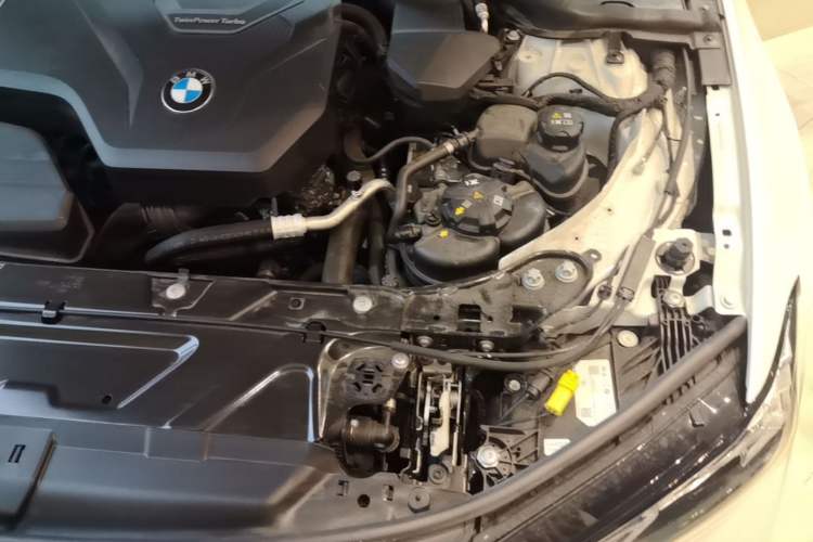 Used BMW 3 Series 2025 330Li M Sport Shadowline Package Engine Bay Left