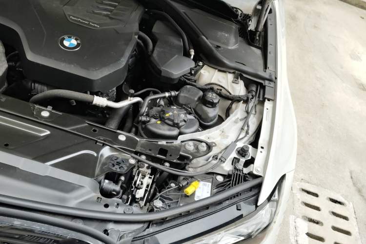 Used BMW 3 Series 2025 330Li M Sport Shadowline Package Engine Bay Left