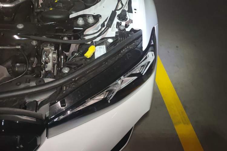 Used BMW 3 Series 2025 330Li M Sport Shadowline Package Engine Bay Left